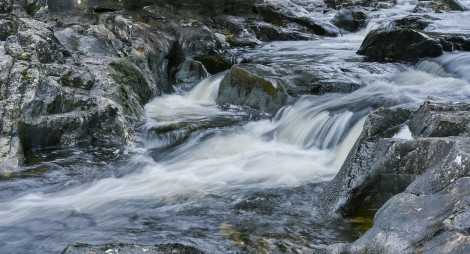 Flowing stream at Dog Falls
