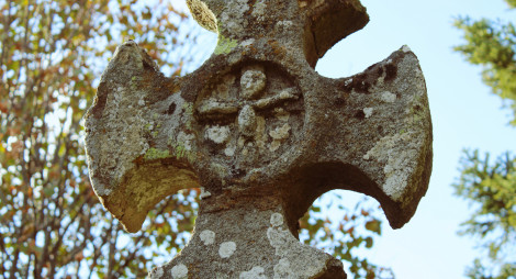 Stone carving in shape of a cross