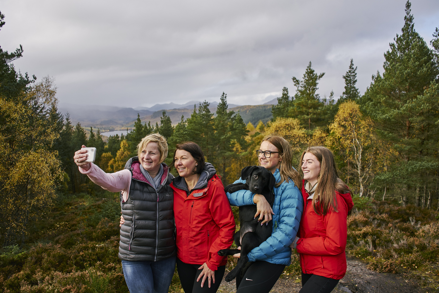 Four women taking a selfie at Contin
